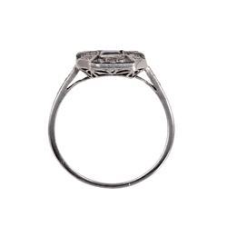 Bague Entourage en platine, saphirs et diamants - Castafiore