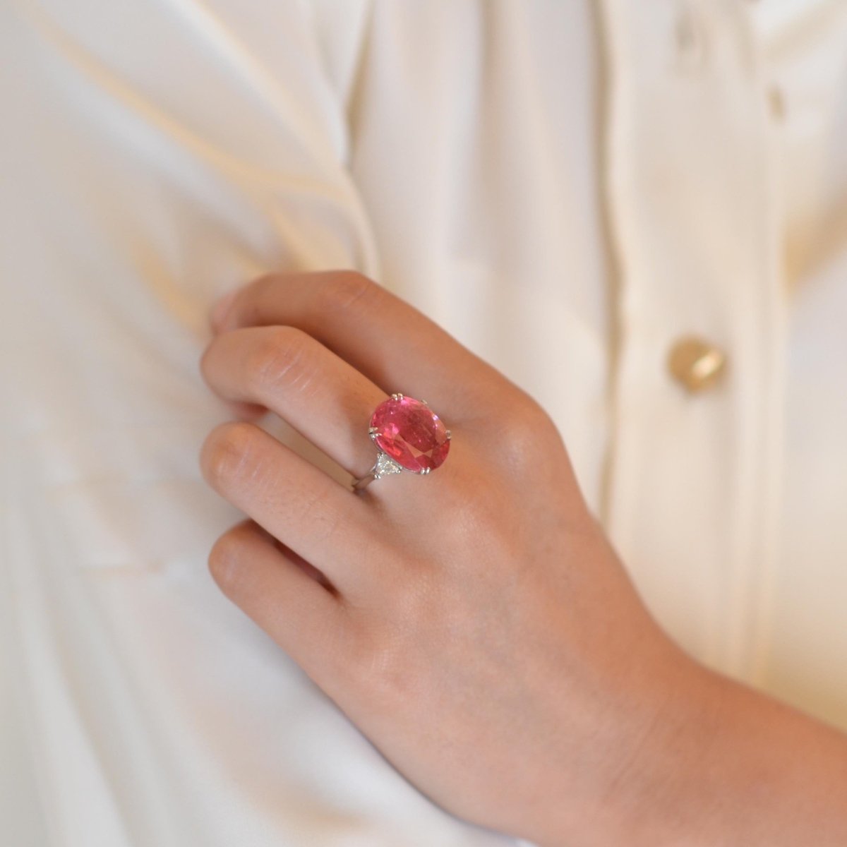 Bague Entourage en platine, tourmaline et diamants - Castafiore