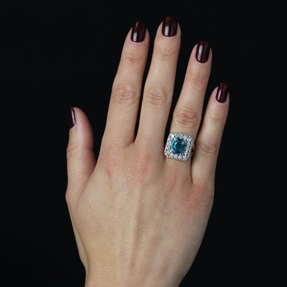 Bague Entourage en platine, zircon et diamants - Castafiore