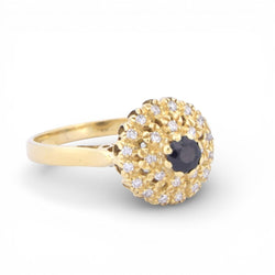 Bague Entourage Vintage en or jaune, saphir et diamants - Castafiore