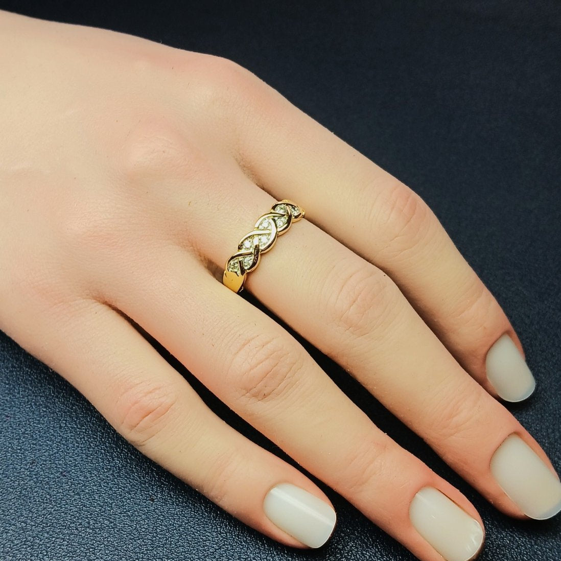 Bague entrelacs en or jaune et diamants - Castafiore