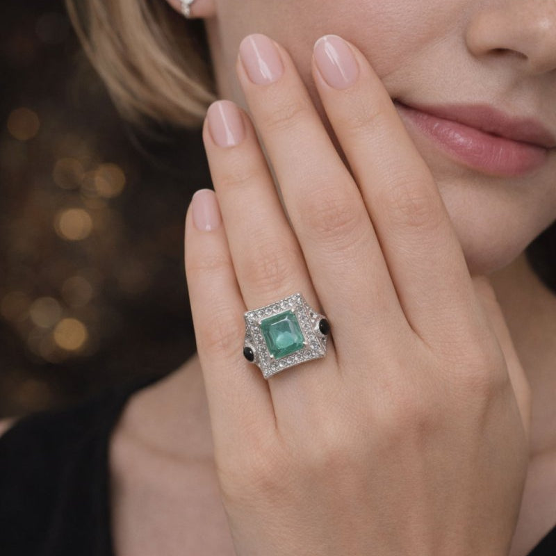 Bague esmeralda et diamants en or blanc - Castafiore