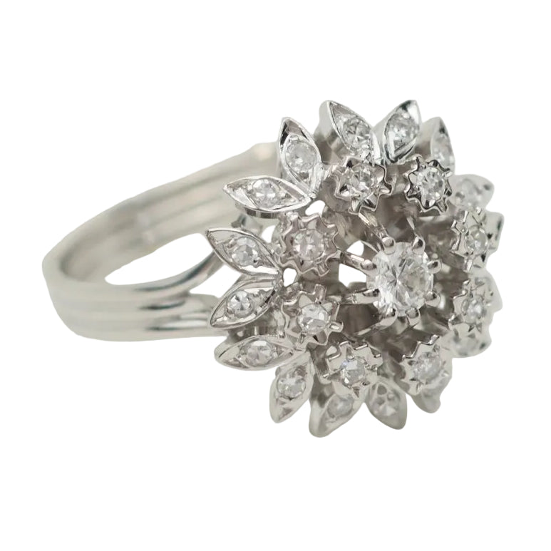 Bague Fleur en or blanc et diamants - Castafiore