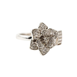 Bague Fleur en or blanc et diamants - Castafiore