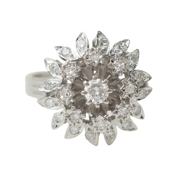 Bague Fleur en or blanc et diamants - Castafiore