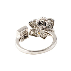 Bague Fleur en or blanc et diamants - Castafiore