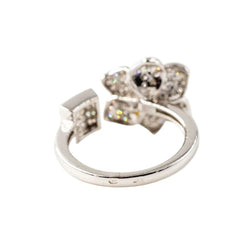 Bague Fleur en or blanc et diamants - Castafiore