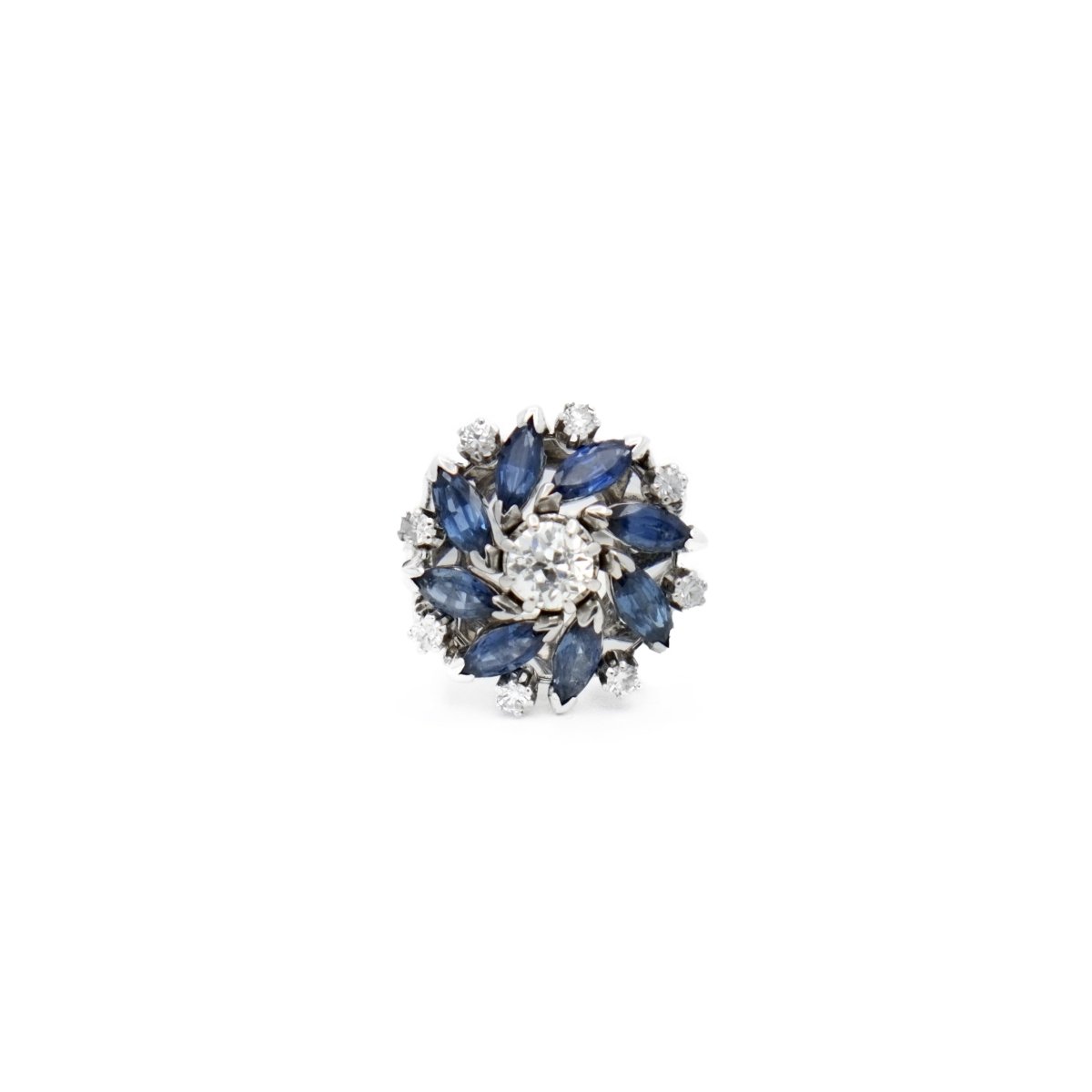Bague fleur en or gris et saphirs - Castafiore