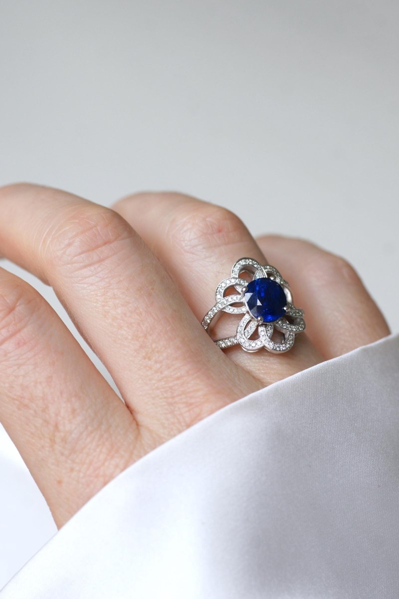 Bague Fleur Saphir de Ceylan 2.80 Cts et Diamants - Castafiore