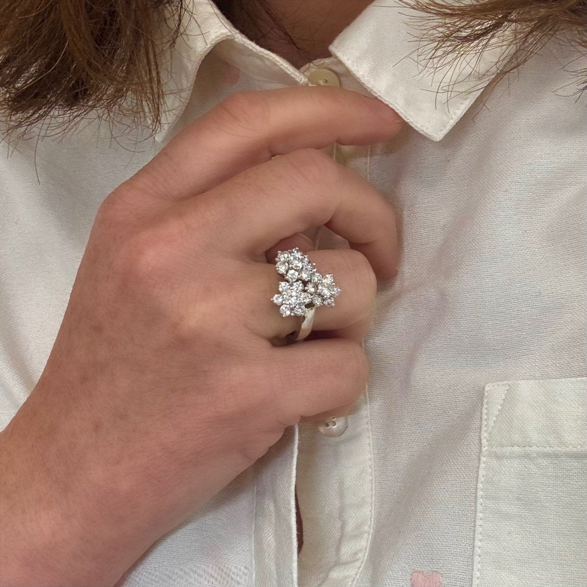 Bague "Fleurs" en or blanc et diamants - Castafiore