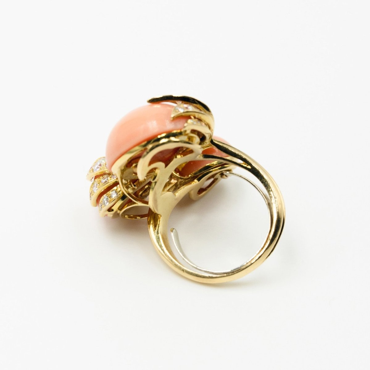 Bague FRED en or jaune, corail et diamants - Castafiore