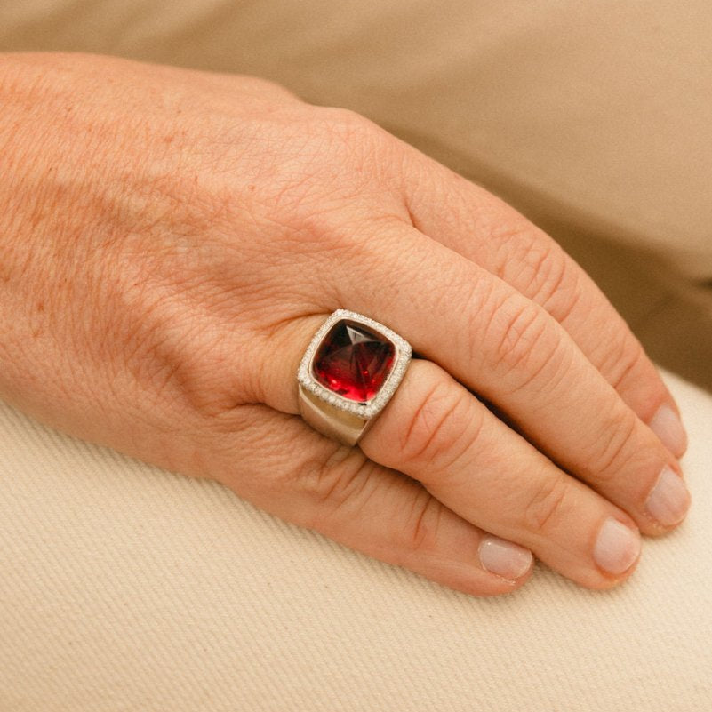 Bague FRED "Pain de sucre" en or blanc, tourmaline rose et diamants - Castafiore