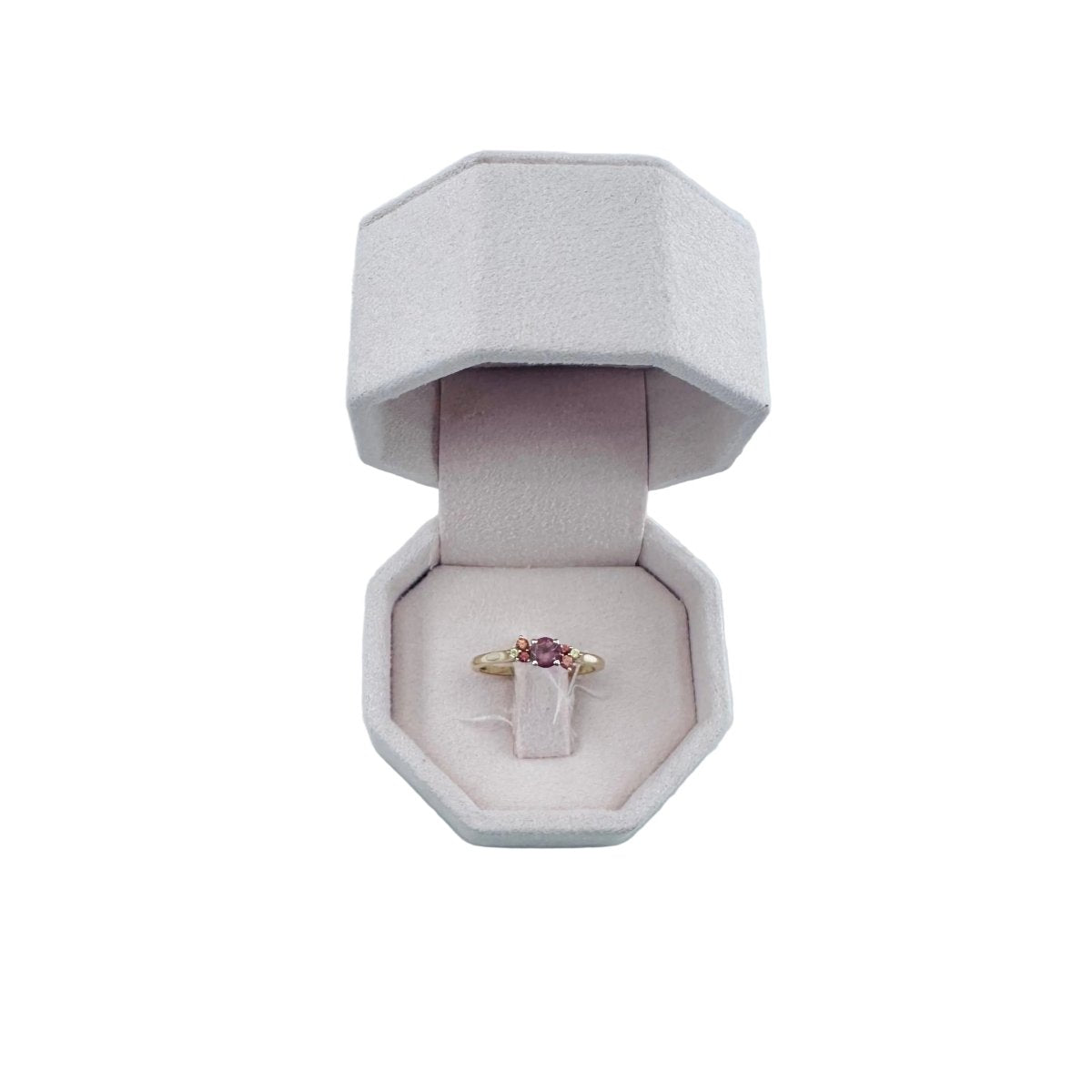 Bague GEMMYO "Baby Everbloom Camaïeux" en or jaune, tourmaline pêche, saphirs jaunes et oranges - Castafiore