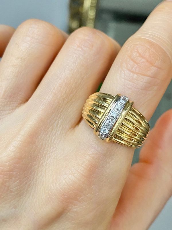 Bague godronné en or 18k et diamants - Castafiore