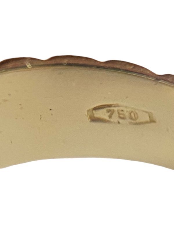 Bague godronnée en or jaune 18 carats sertie d'un saphir - Castafiore