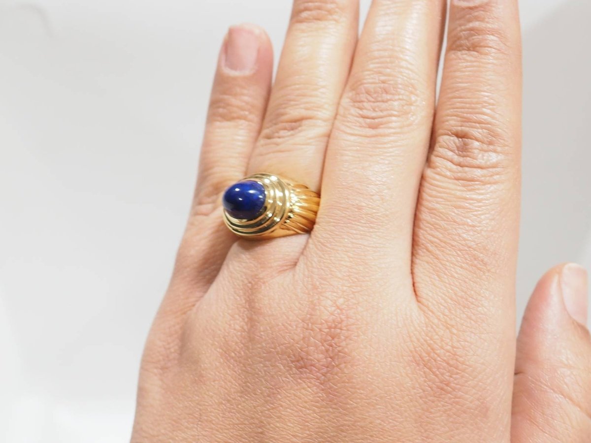 Bague godronnée en or jaune et cabochon Lapis Lazuli - Castafiore