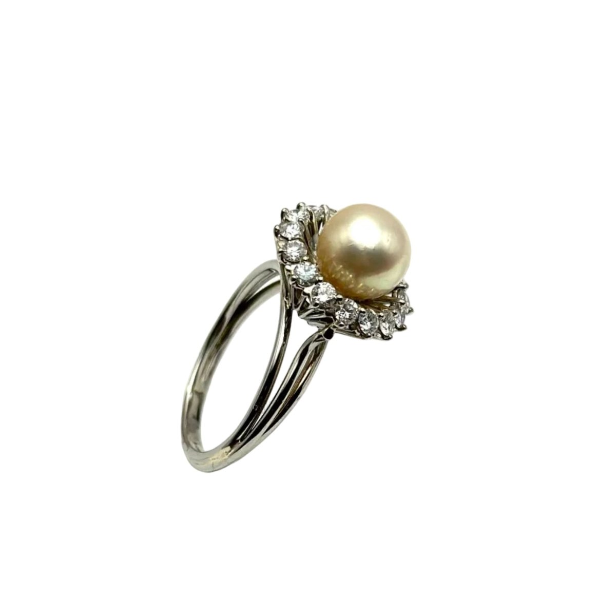 Bague Halo en on blanc, perle, et diamants - Castafiore