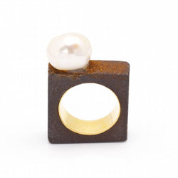 Bague IRON Or jaune et perle baroque - Castafiore