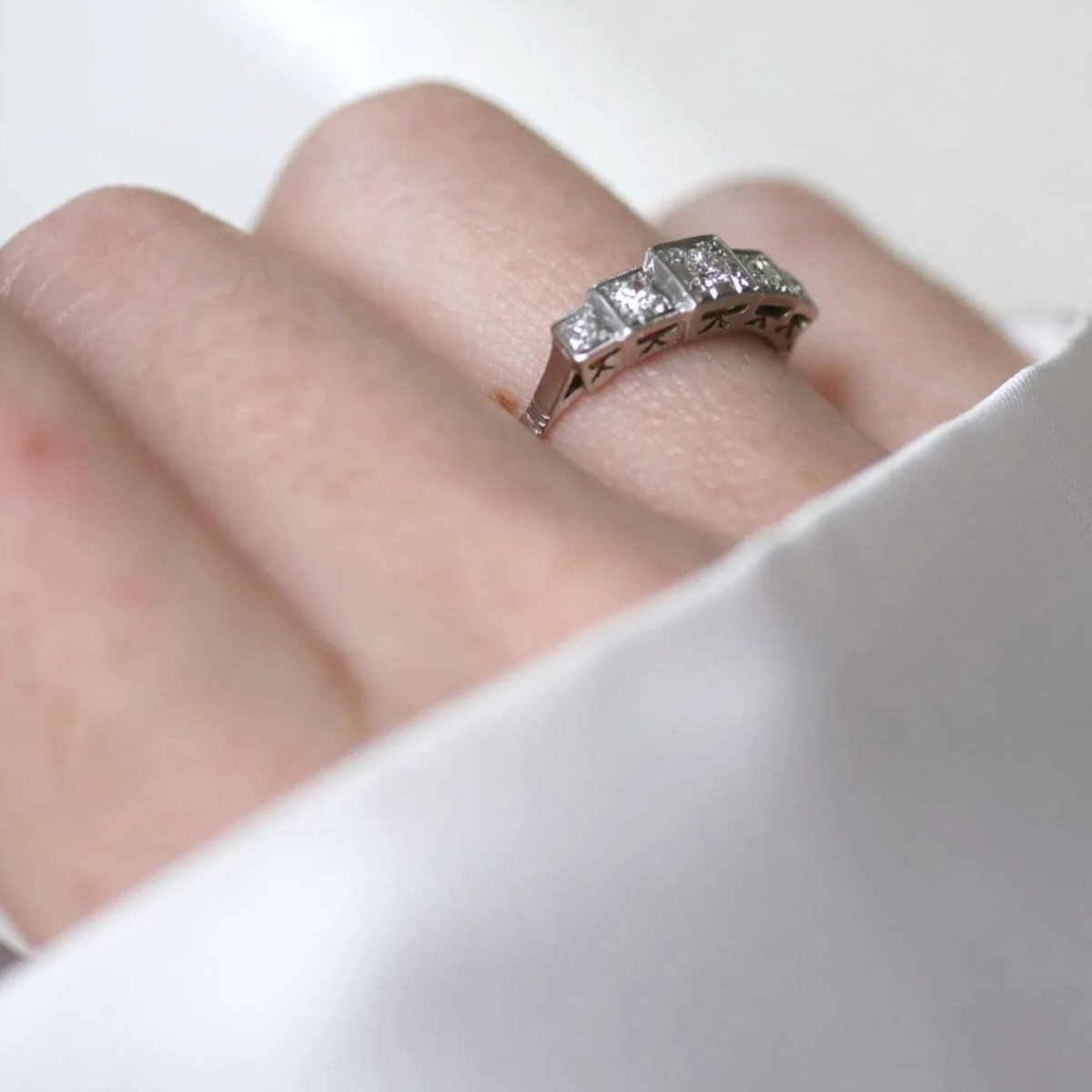 Bague Jarretière Art Déco Diamants - Castafiore