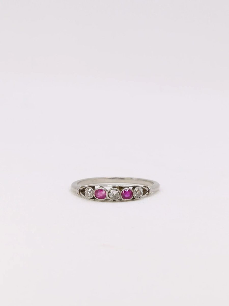 Bague jarretière Belle Epoque diamants rubis - Castafiore
