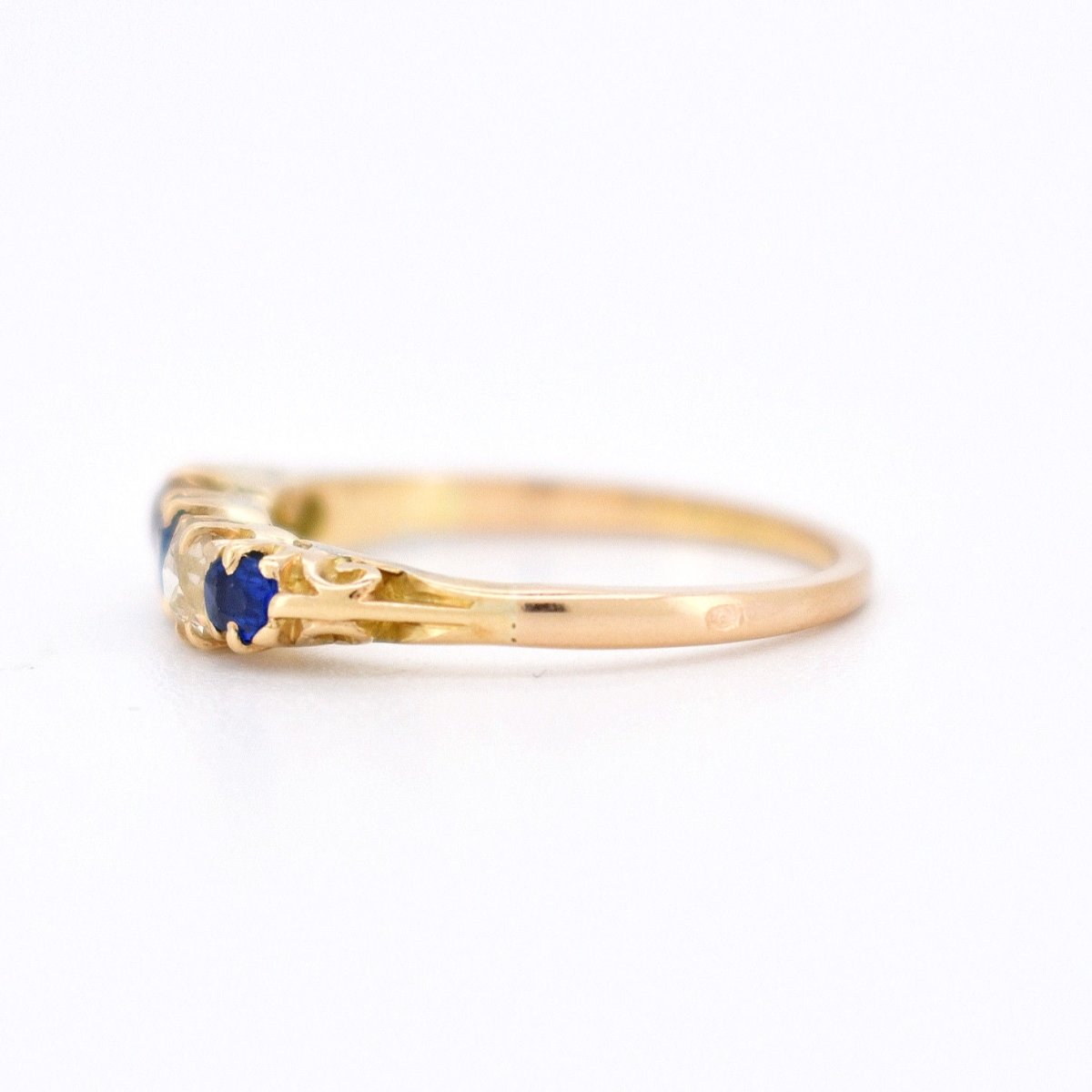 Bague Jarretière Belle Époque, Or 18 carats, Saphirs et Diamants Naturels - Castafiore