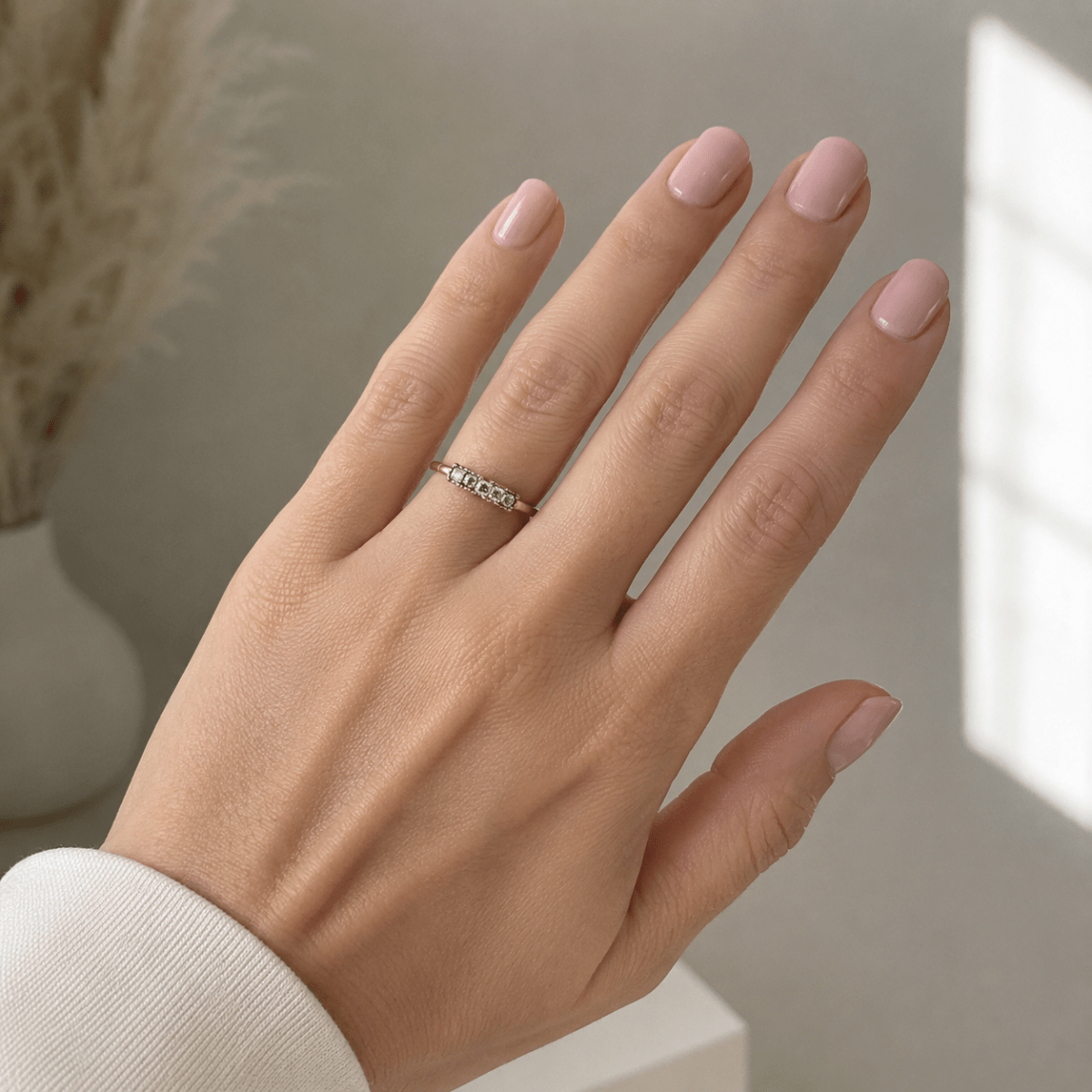 Bague Jarretière en or blanc et diamants - Castafiore
