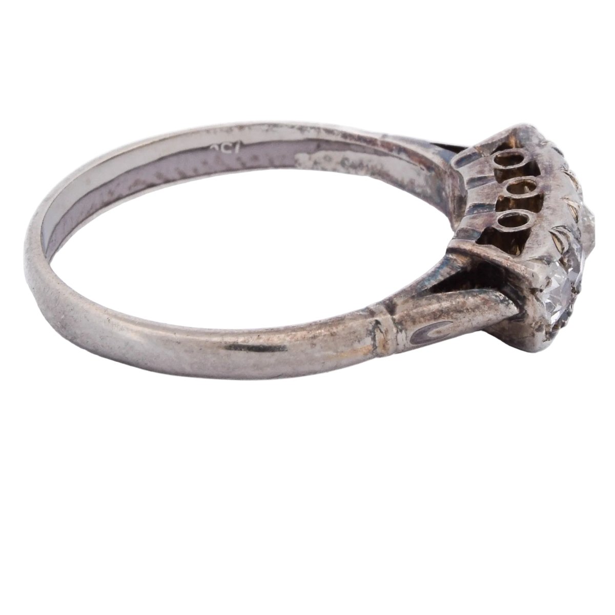 Bague Jarretière en or blanc et diamants - Castafiore