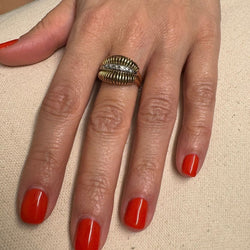 Bague Jarretière en or et diamants - Castafiore