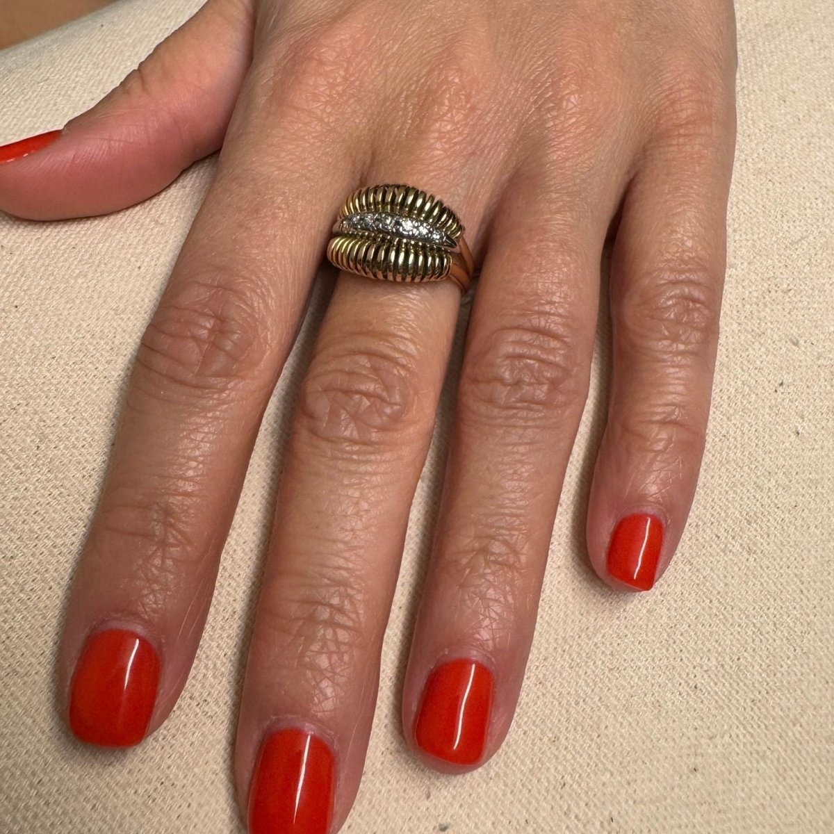 Bague Jarretière en or et diamants - Castafiore