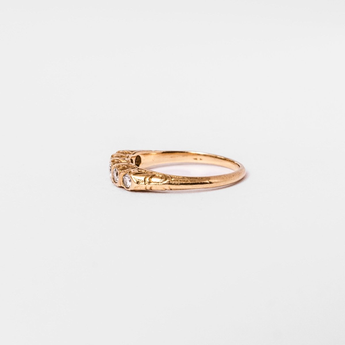 Bague Jarretière en or jaune et diamants - Castafiore