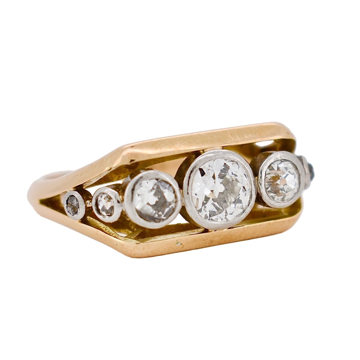 Bague Jarretière en or jaune, platine et diamants - Castafiore