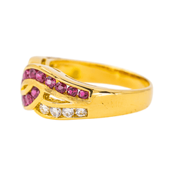 Bague Jarretière en or jaune, rubis et diamants - Castafiore