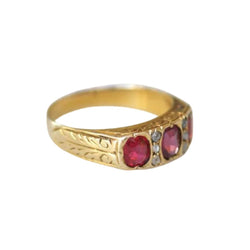 Bague Jarretière en or jaune, rubis, spinelles et diamants - Castafiore