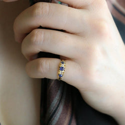 Bague Jarretière en or jaune saphirs et diamants taille rose - Castafiore