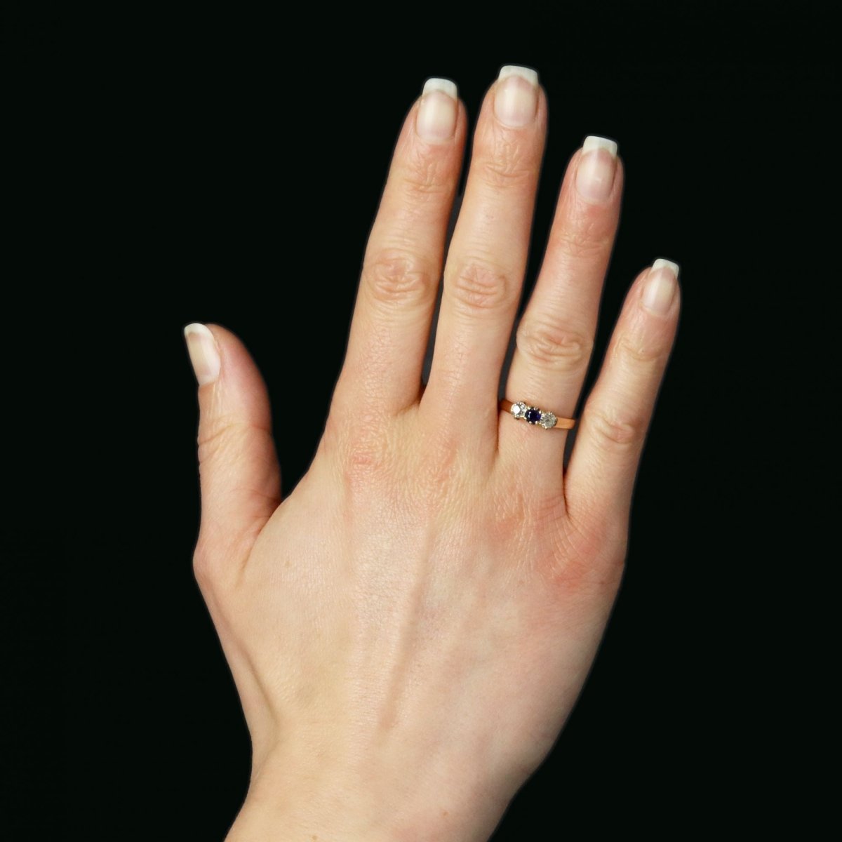 Bague Jarretière en or rose, saphir et diamants - Castafiore