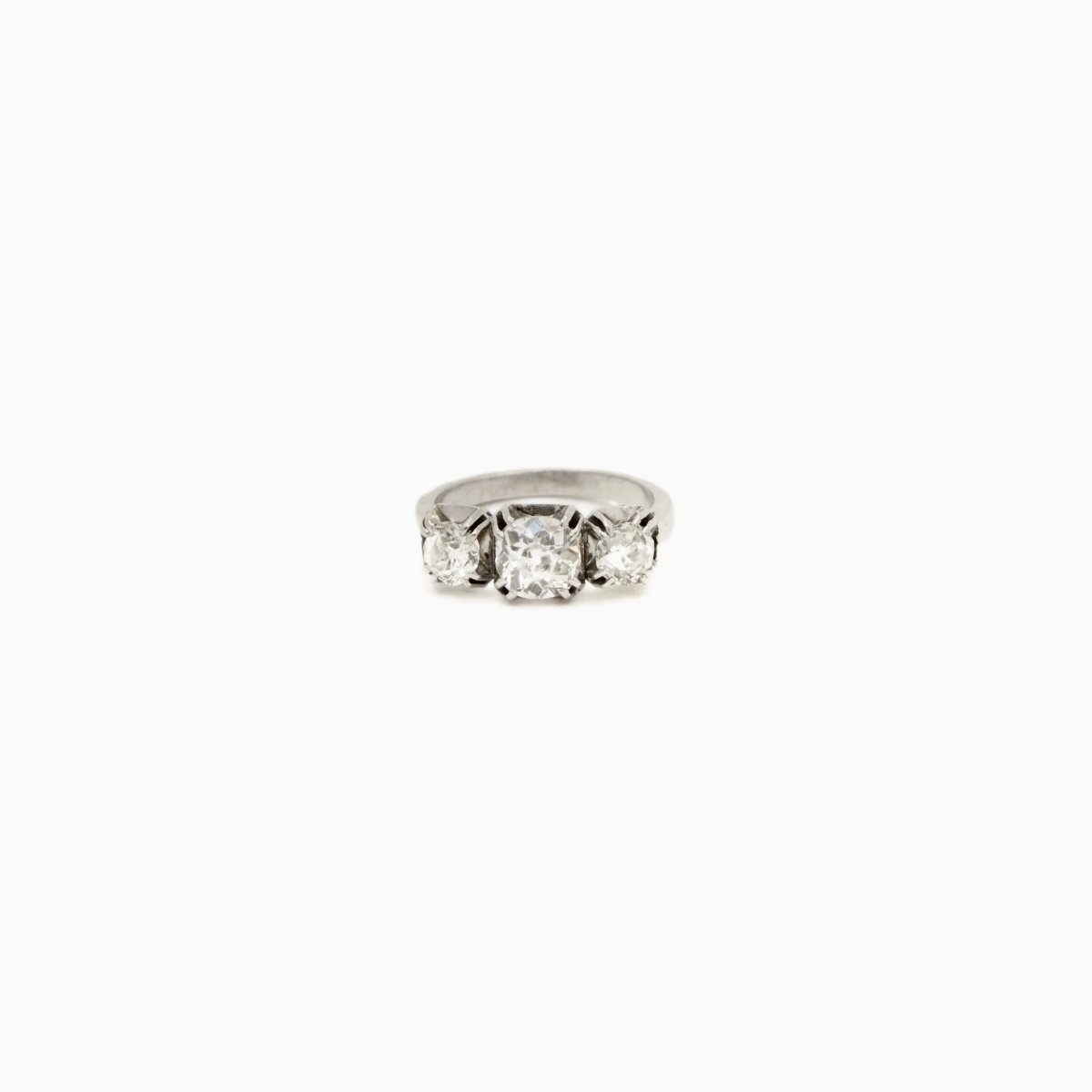 Bague jarretière en platine et diamant - Castafiore