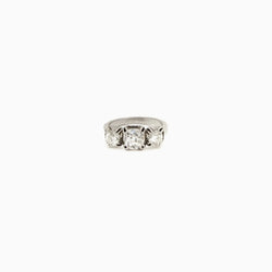 Bague jarretière en platine et diamant - Castafiore