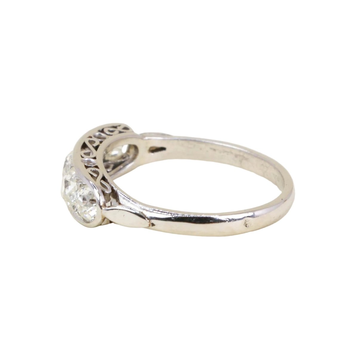 Bague Jarretière en platine et diamants - Castafiore