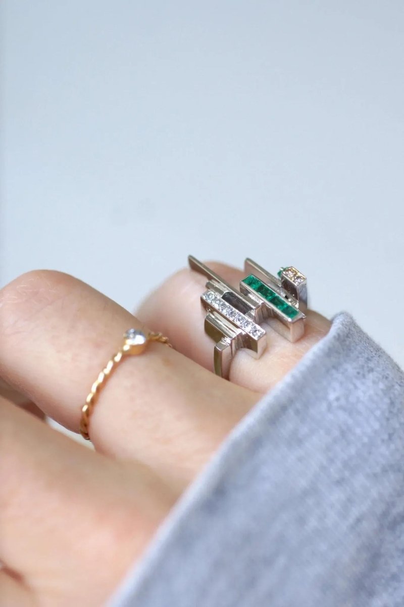 Bague Jean Vendôme Diamants et Emeraudes sur Or Blanc - Castafiore