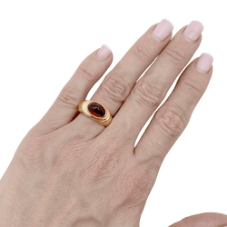 Bague Jonc BOUCHERON "Jaïpur" en or jaune et grenat - Castafiore
