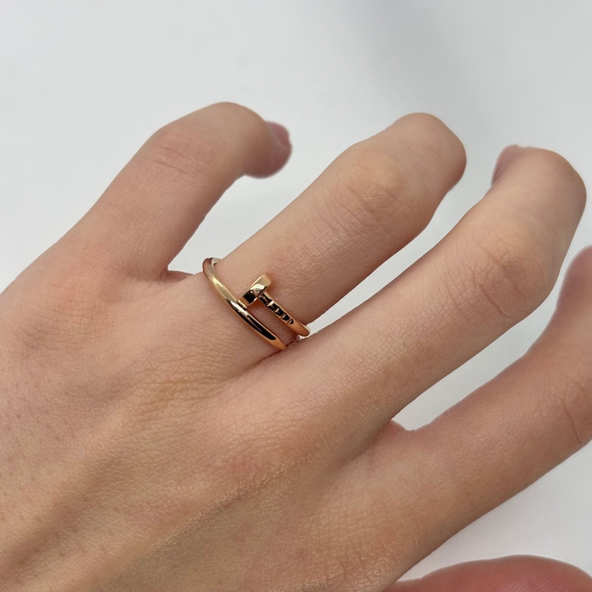 Bague Jonc CARTIER "Clou" en or rose - Castafiore