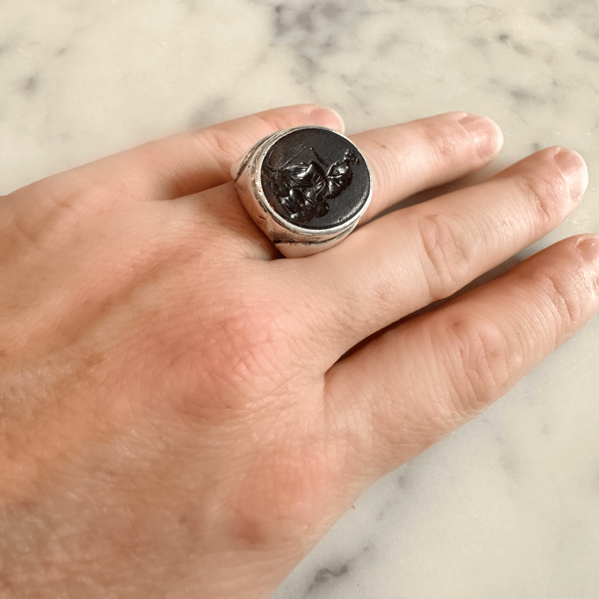 Bague Jonc en argent et intaille - Castafiore