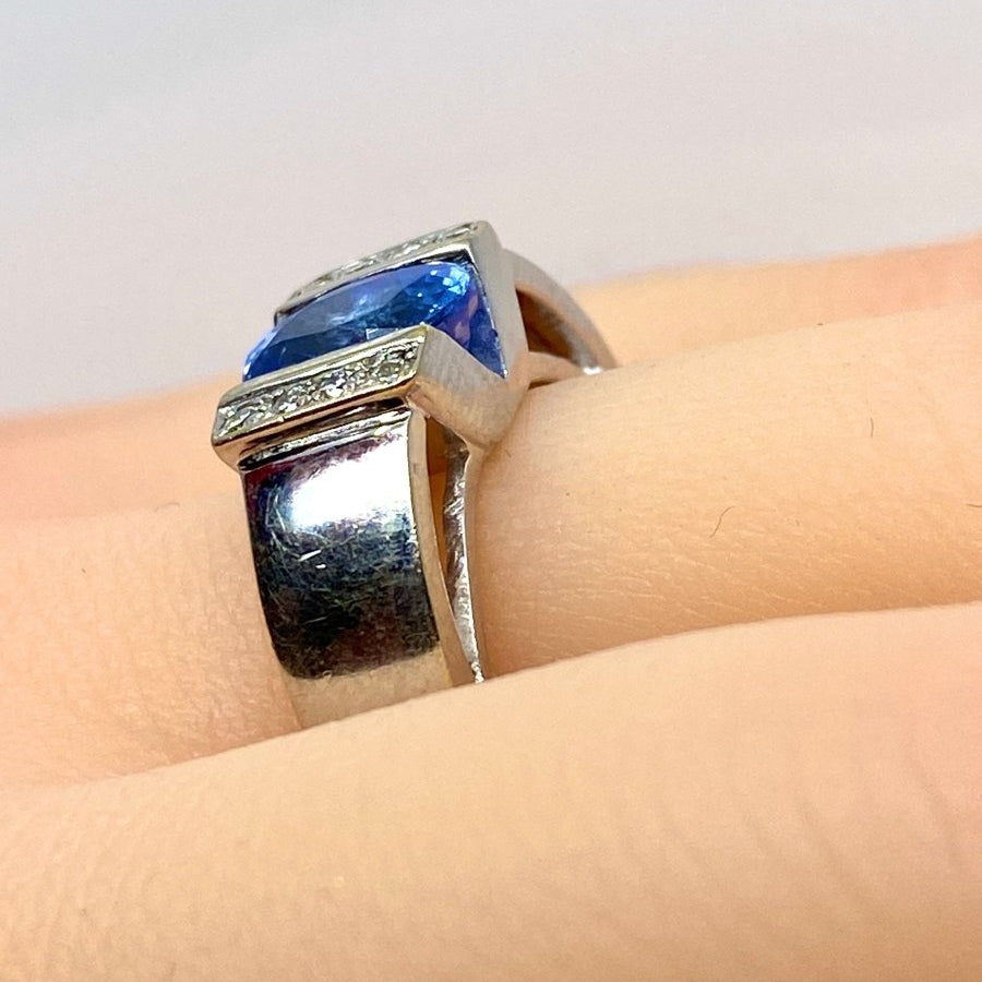 Bague jonc en or blanc 18 carats, saphir et diamants - Castafiore