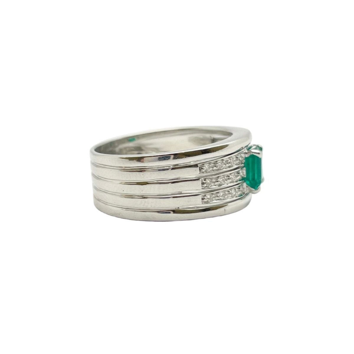 Bague Jonc en or blanc, émeraude et diamants - Castafiore