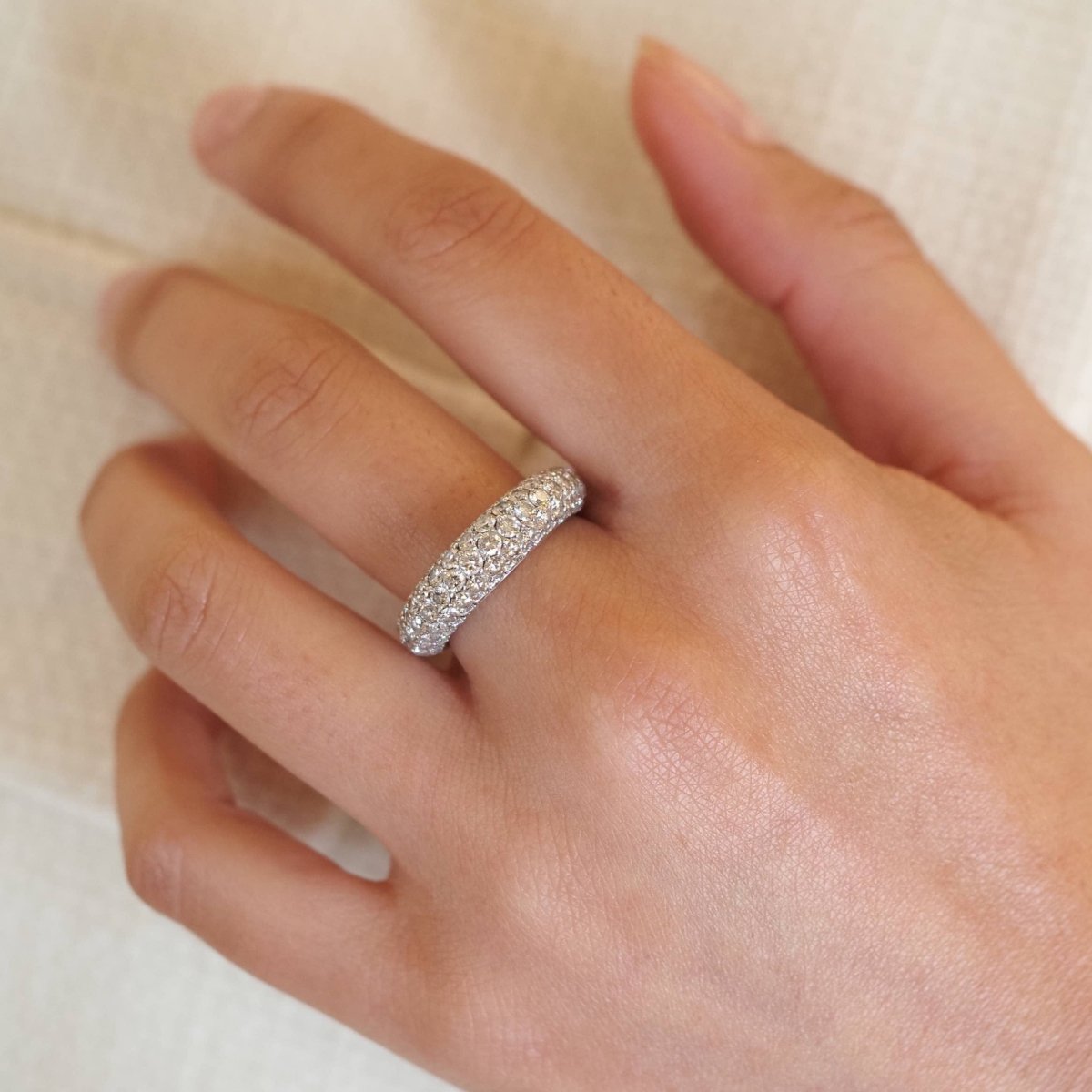 Bague Jonc en or blanc et diamants - Castafiore