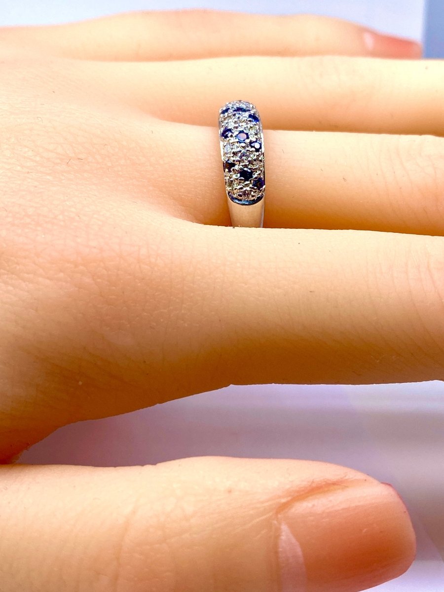 Bague jonc en or blanc , saphirs et diamants - Castafiore