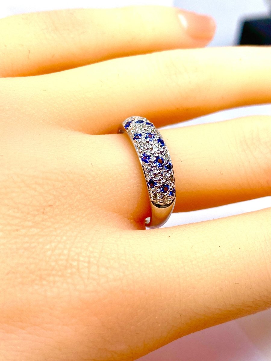 Bague jonc en or blanc , saphirs et diamants - Castafiore