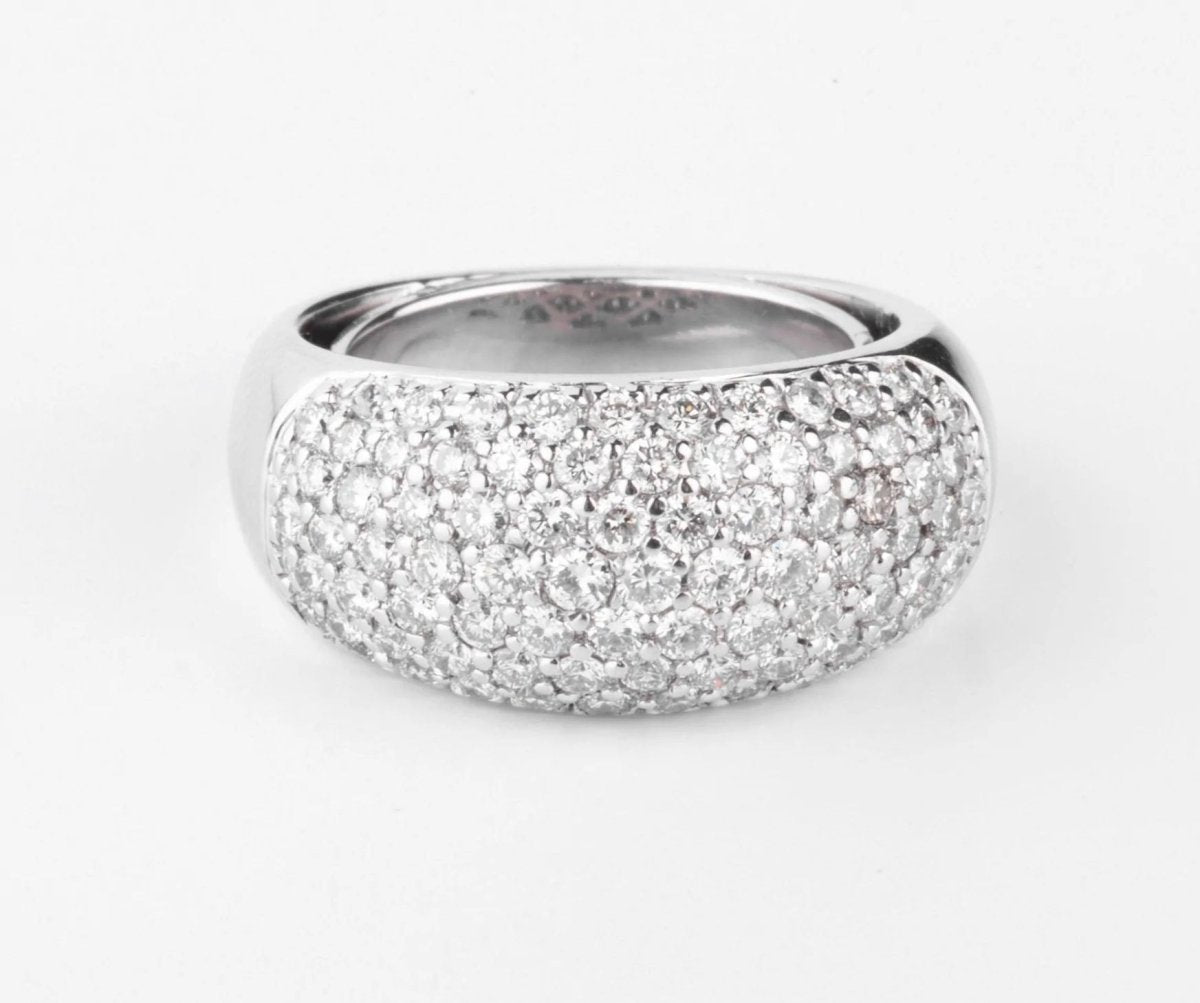 Bague jonc en or gris pavée de diamants - Castafiore