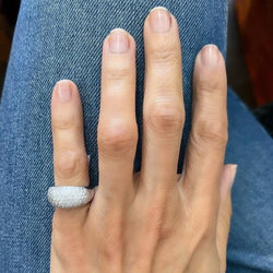 Bague jonc en or gris pavée de diamants - Castafiore