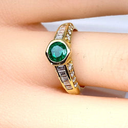 Bague Jonc en or jaune, émeraude et diamants - Castafiore